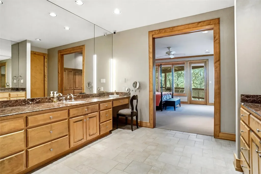 1924 Kensington Drive Fort Worth TX 76110
