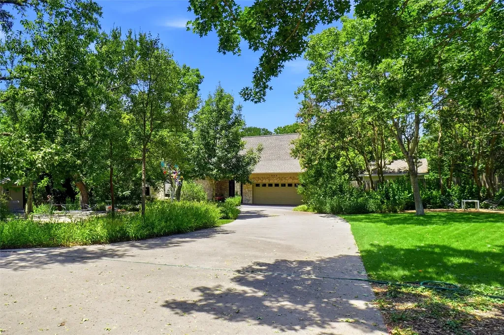 1924 Kensington Drive Fort Worth TX 76110