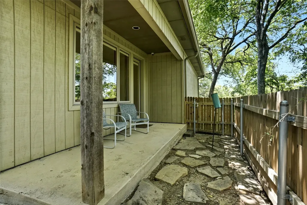 1924 Kensington Drive Fort Worth TX 76110
