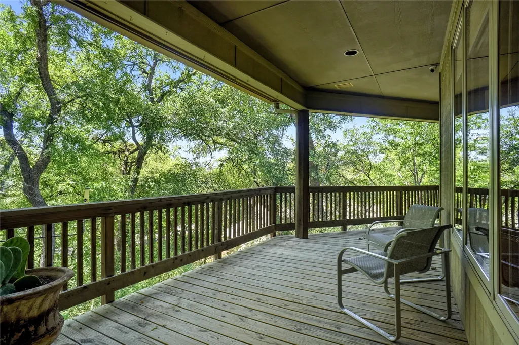 1924 Kensington Drive Fort Worth TX 76110
