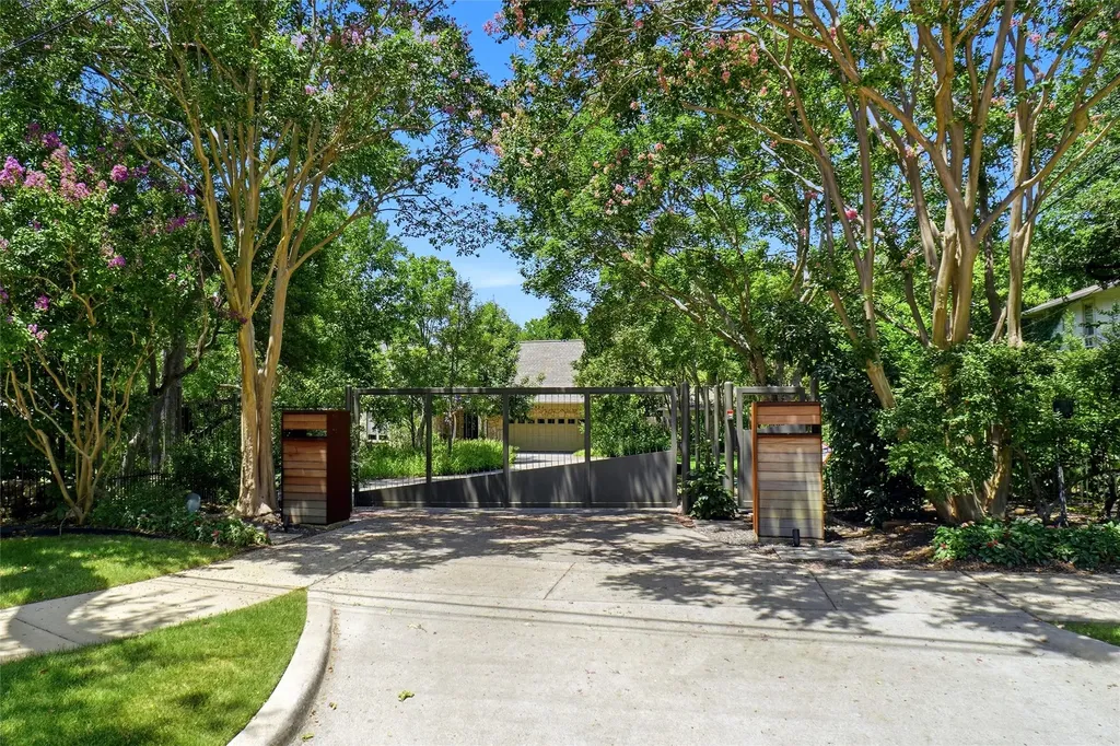 1924 Kensington Drive Fort Worth TX 76110
