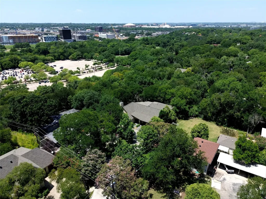 1924 Kensington Drive Fort Worth TX 76110