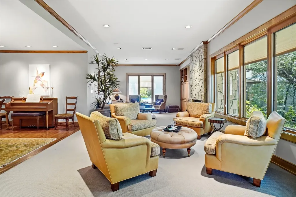 1924 Kensington Drive Fort Worth TX 76110