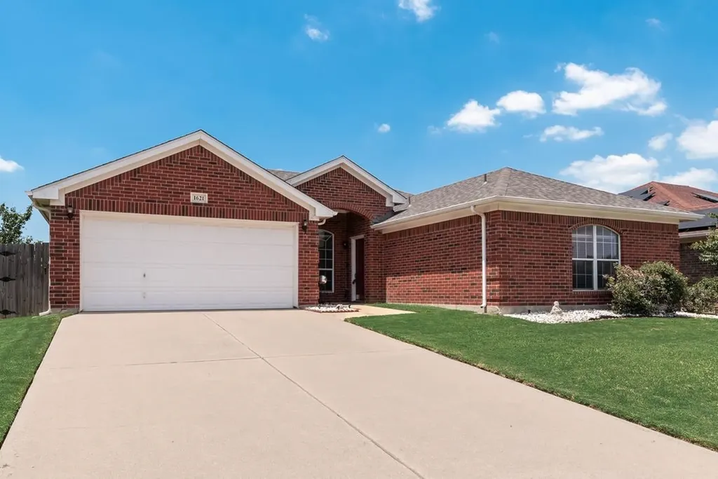 1621 Brookleaf Drive Arlington TX 76018