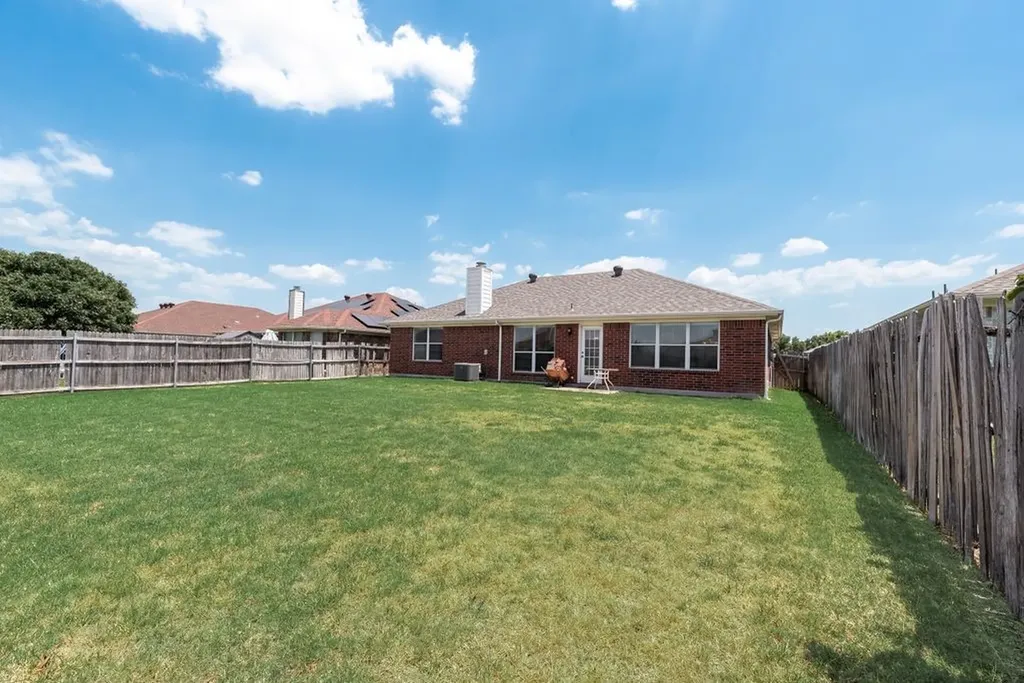 1621 Brookleaf Drive Arlington TX 76018
