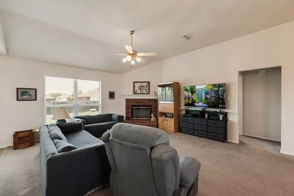 1621 Brookleaf Drive Arlington TX 76018