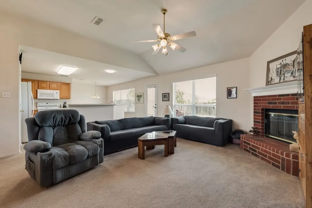 1621 Brookleaf Drive Arlington TX 76018