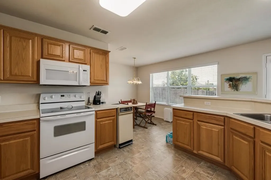 1621 Brookleaf Drive Arlington TX 76018