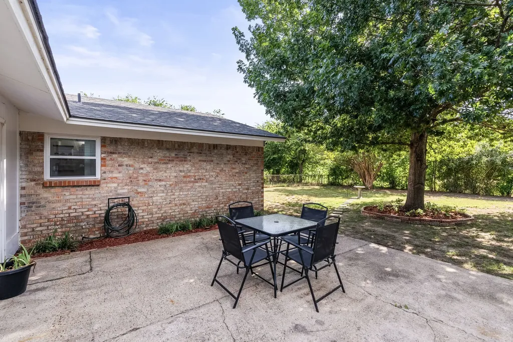 2106 Mccormick Street Denton TX 76205