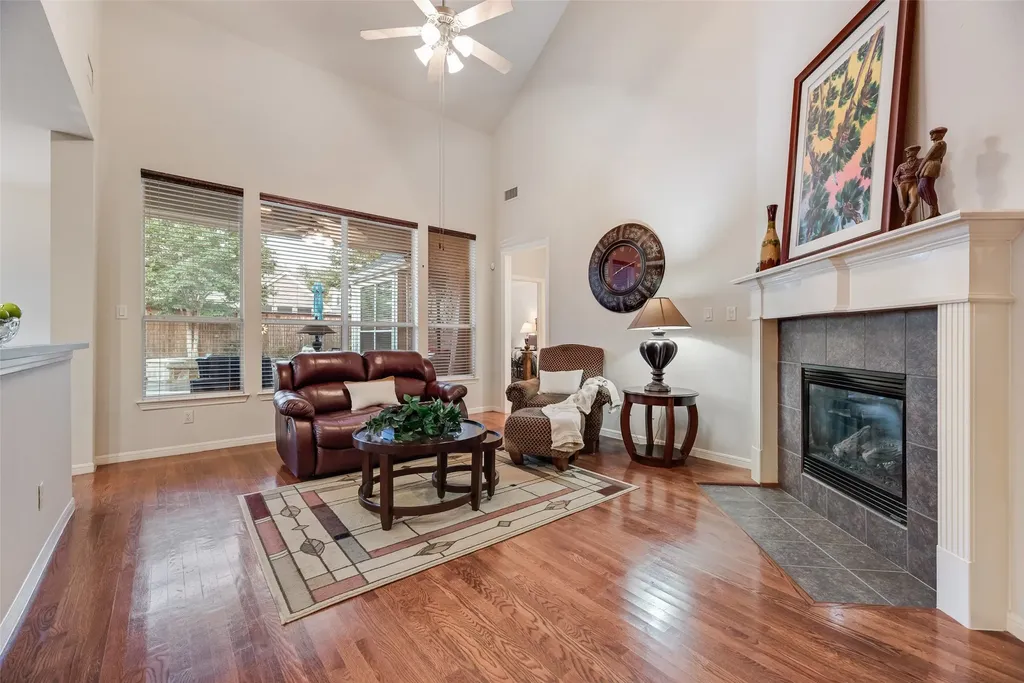 1660 Meadows Avenue Lantana TX 76226