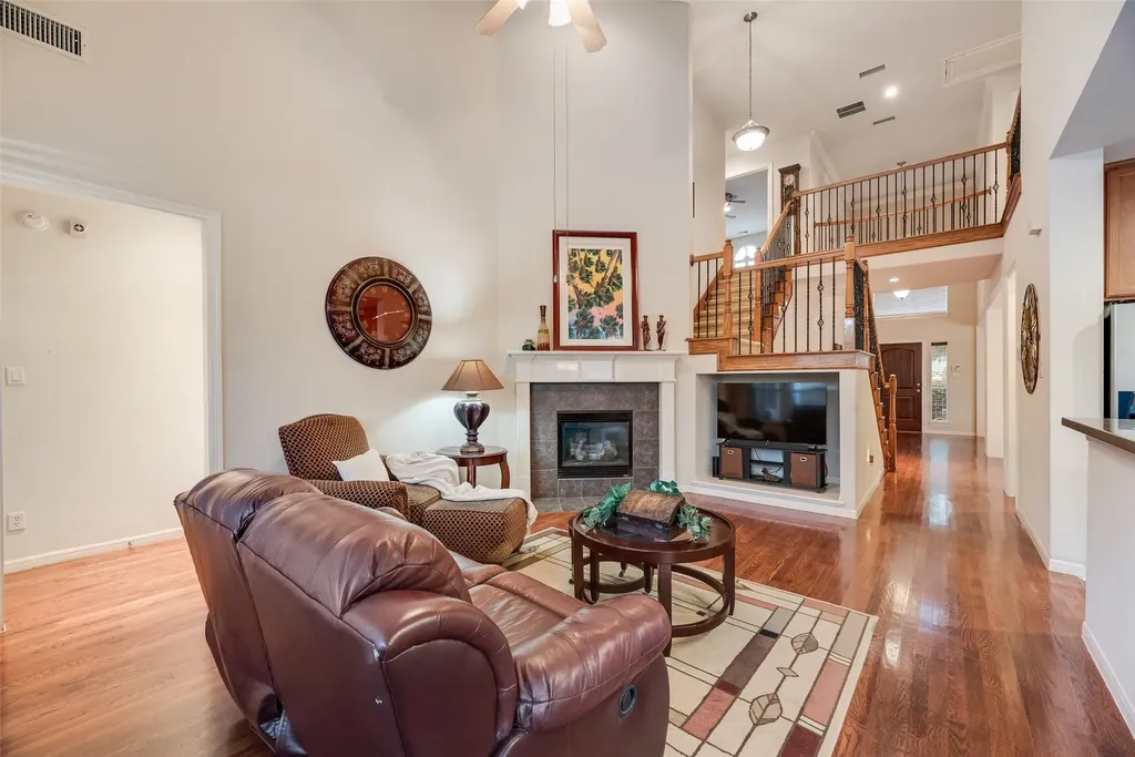 1660 Meadows Avenue Lantana TX 76226