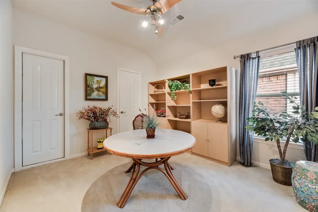 1660 Meadows Avenue Lantana TX 76226