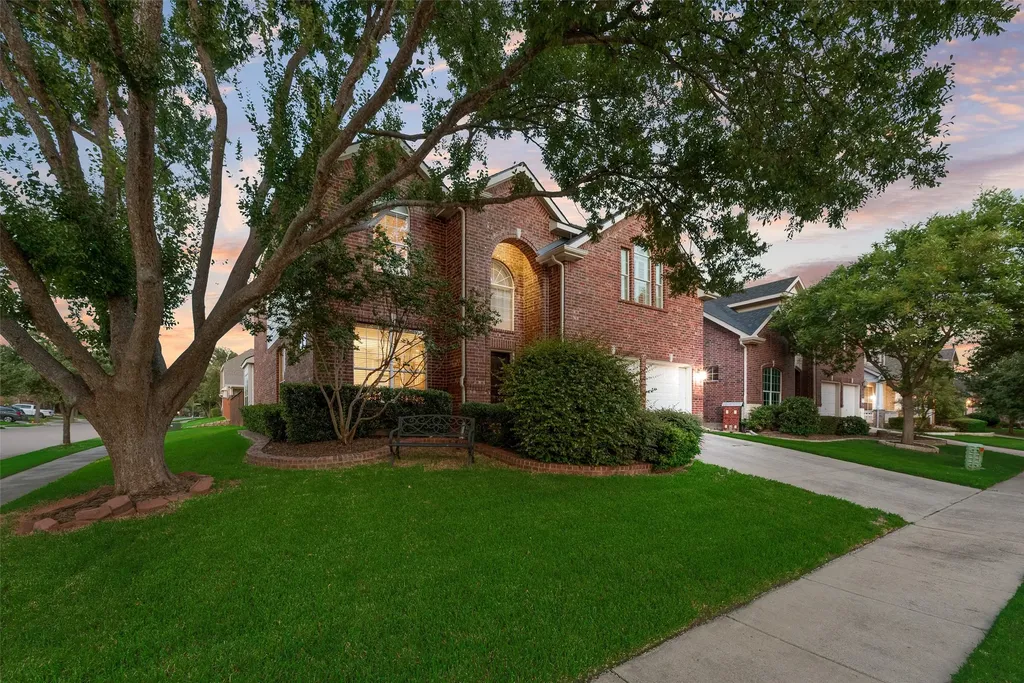 1660 Meadows Avenue Lantana TX 76226