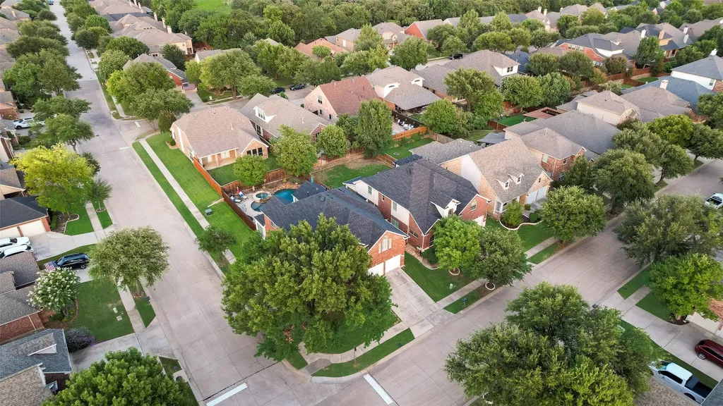 1660 Meadows Avenue Lantana TX 76226