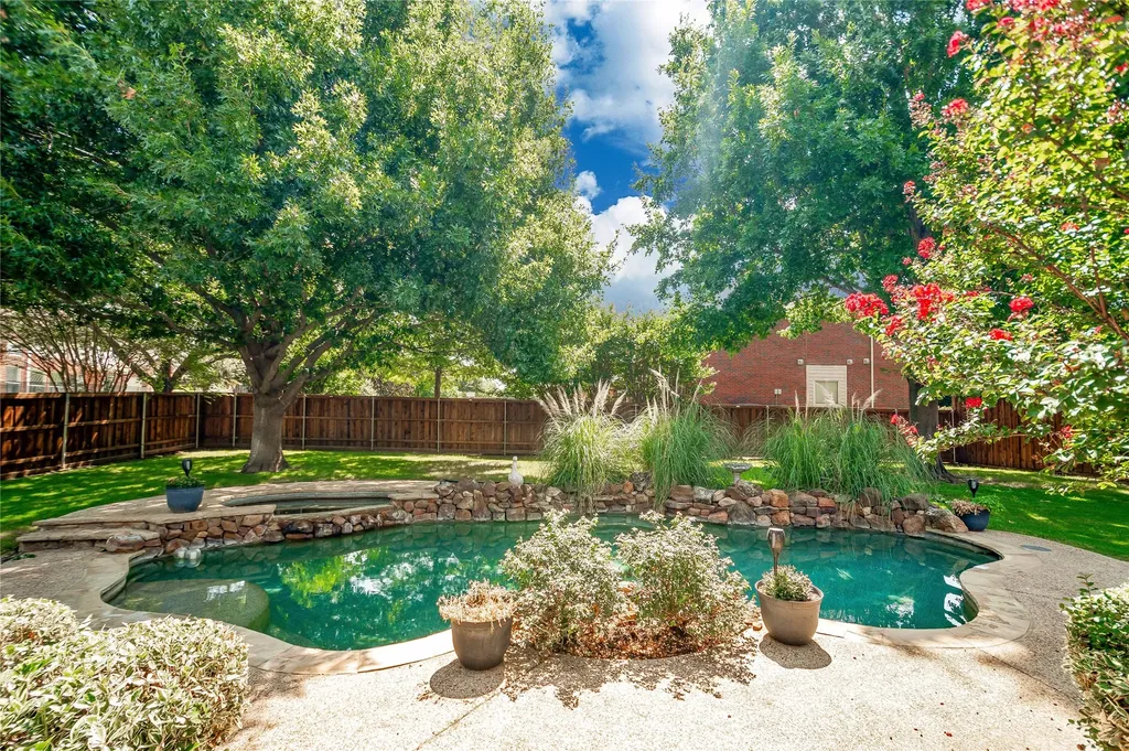 5900 Lavon Drive Flower Mound TX 75028