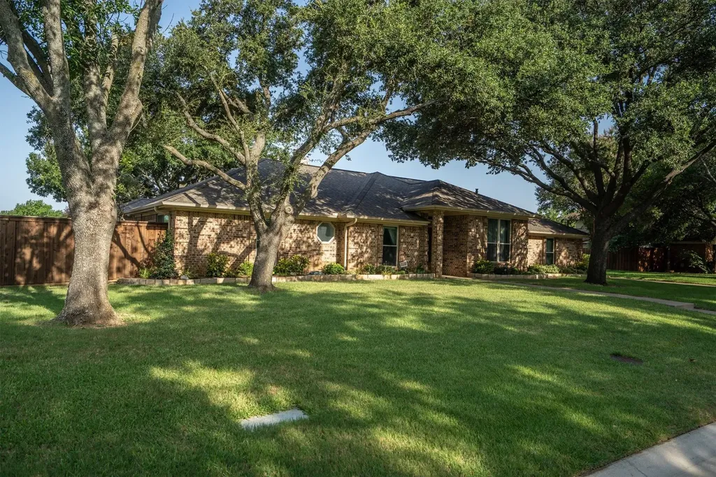 241 Raintree Drive Highland Village TX 75077