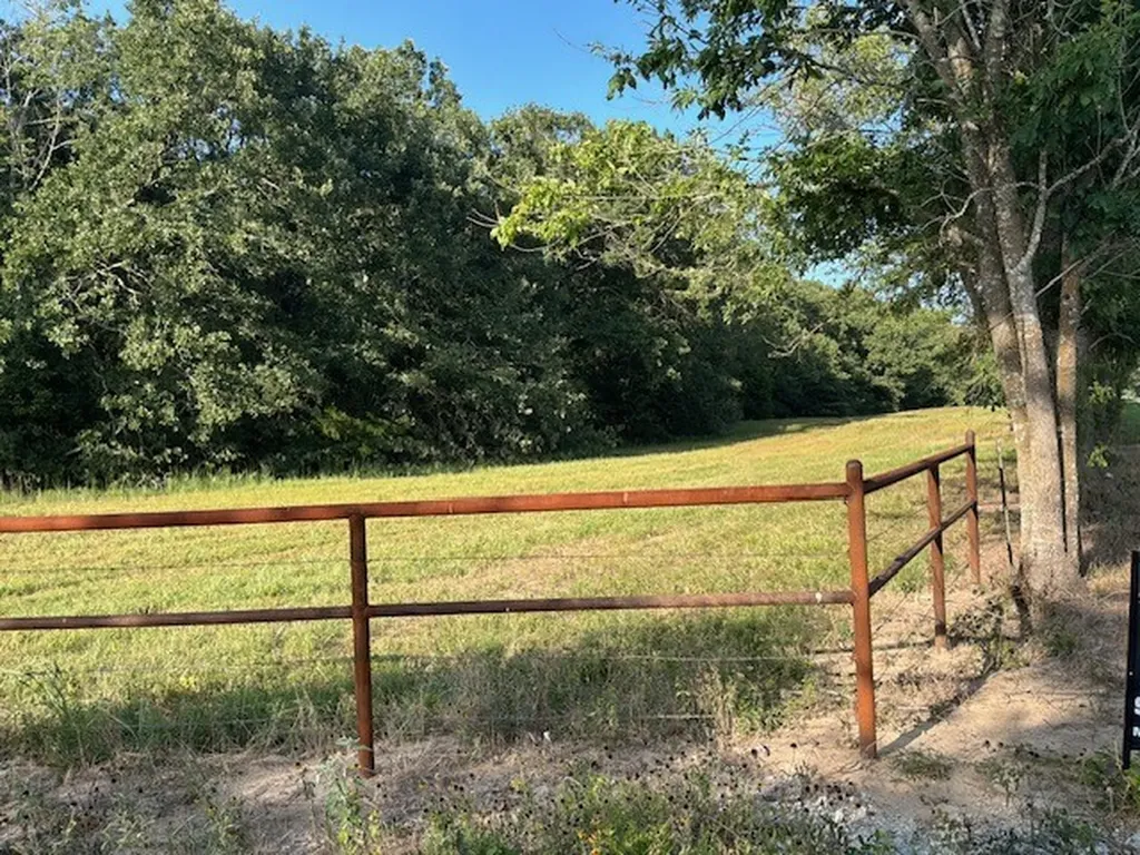 956 NE County Road 2220 Talco TX 75487