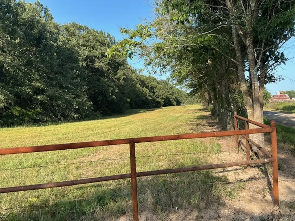 956 NE County Road 2220 Talco TX 75487