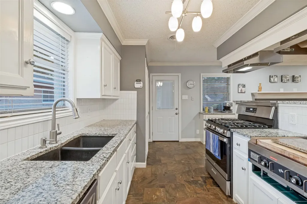 10615 Longmeadow Drive Dallas TX 75238