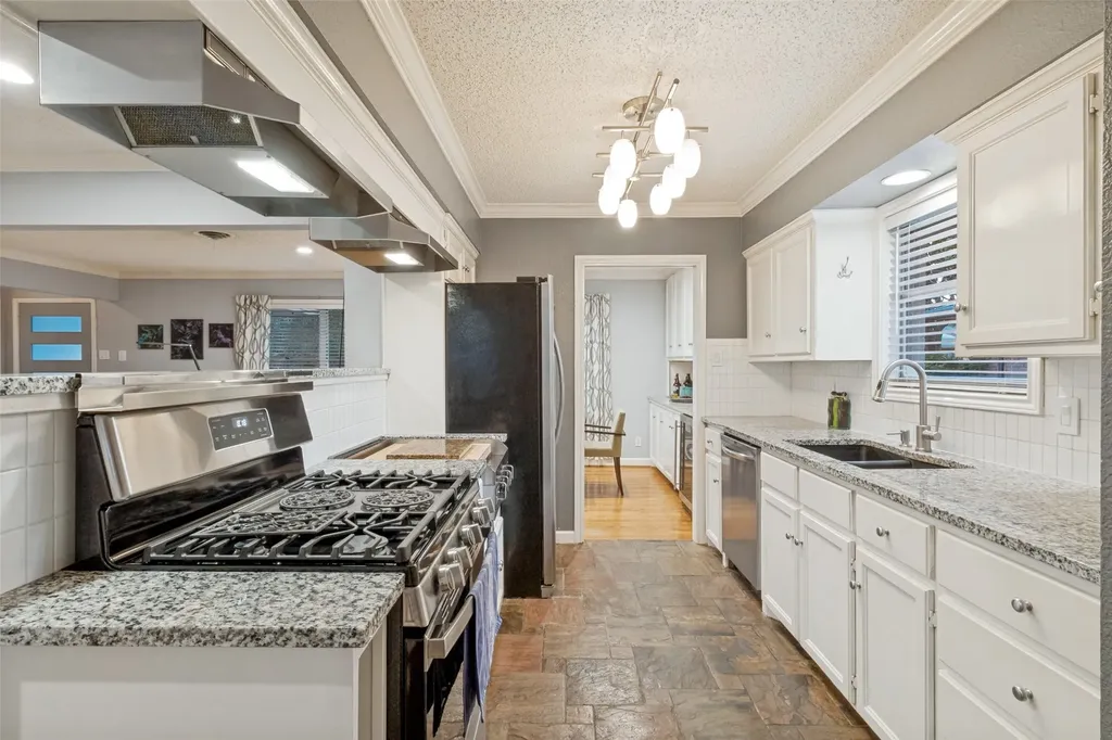 10615 Longmeadow Drive Dallas TX 75238