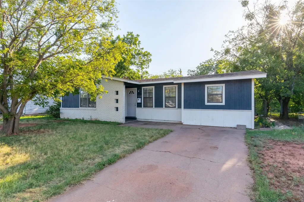 2218 N Mockingbird Abilene TX 79603
