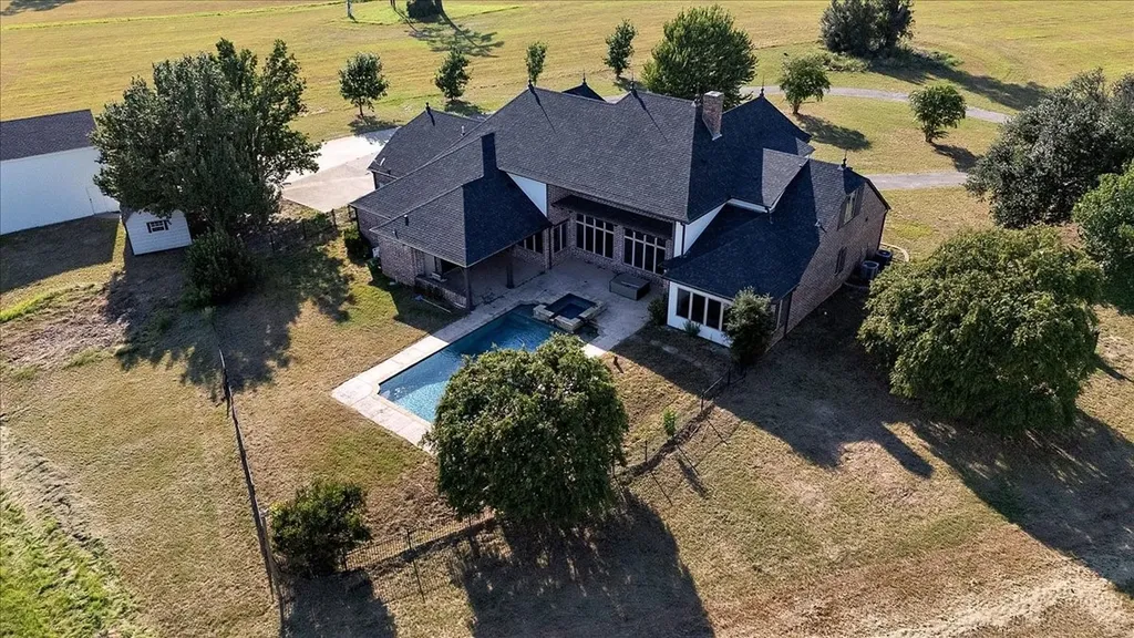 1442 County Road 313 E Tyler TX 75706