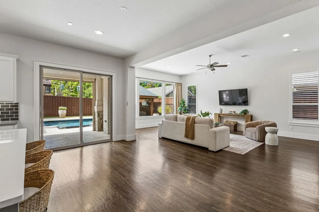6214 Belmont Avenue Dallas TX 75214