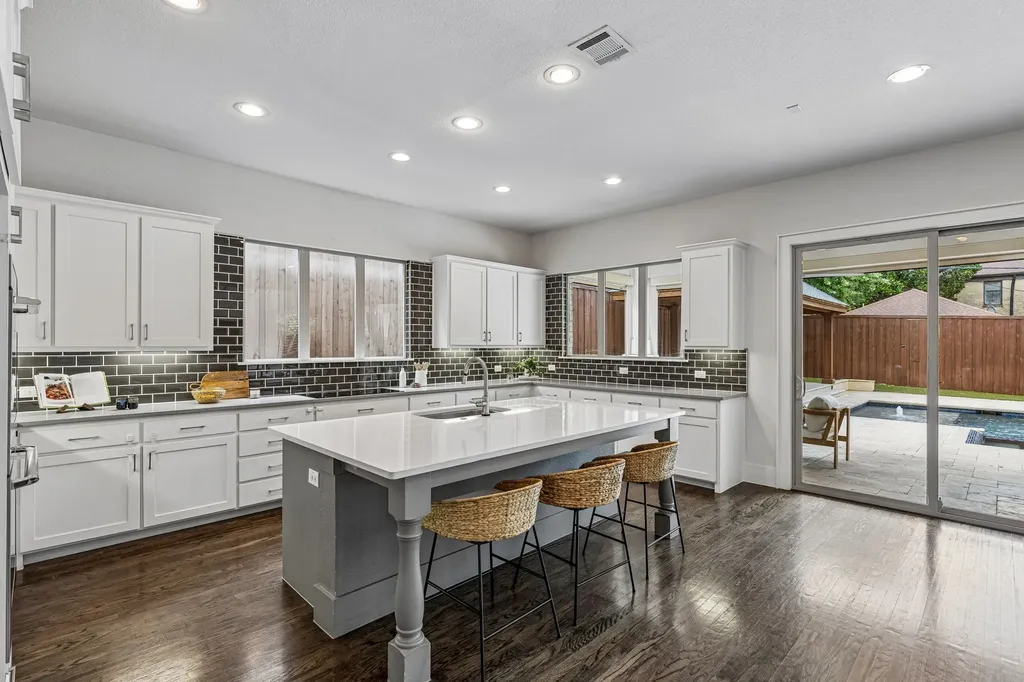 6214 Belmont Avenue Dallas TX 75214