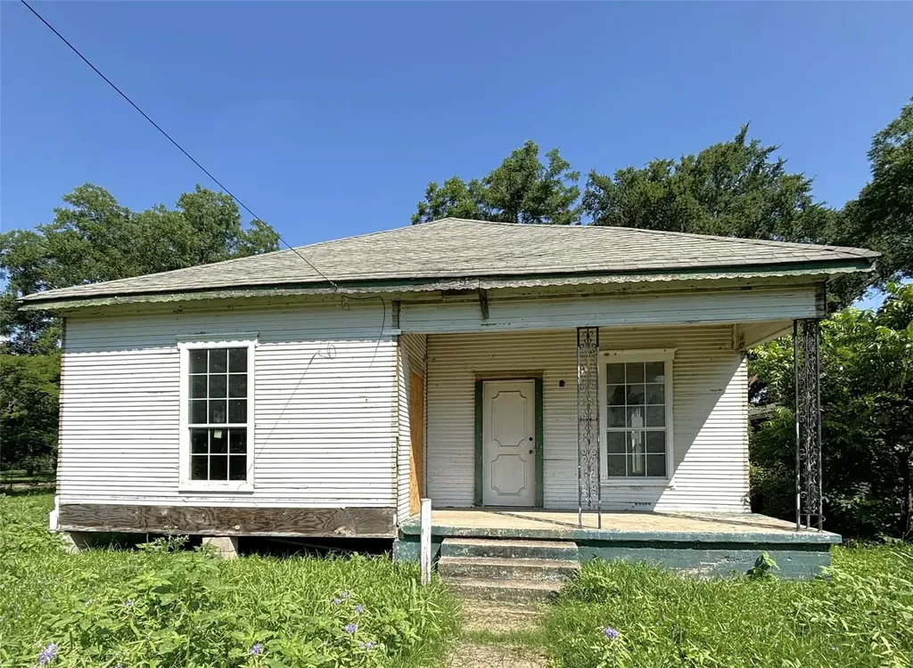 1002 E Calhoun Avenue Waco TX 76704