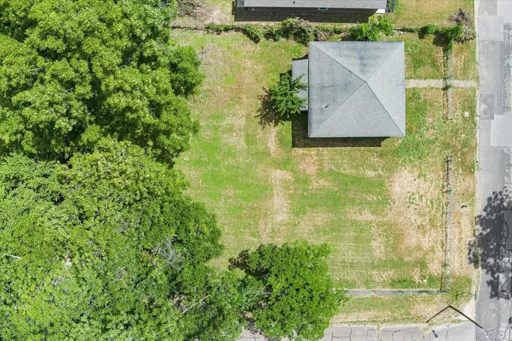 1002 E Calhoun Avenue Waco TX 76704