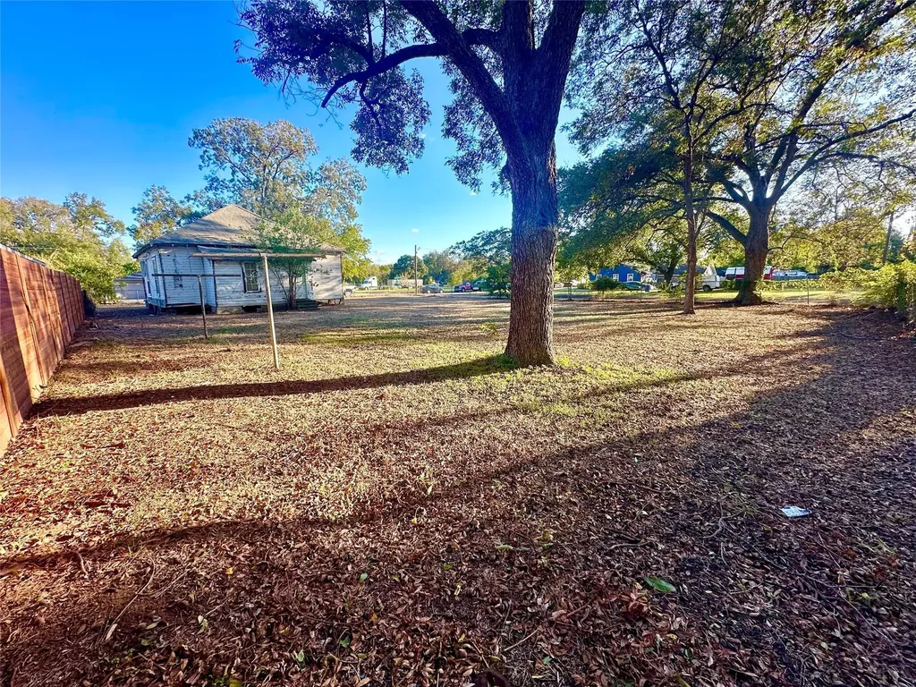 1002 E Calhoun Avenue Waco TX 76704