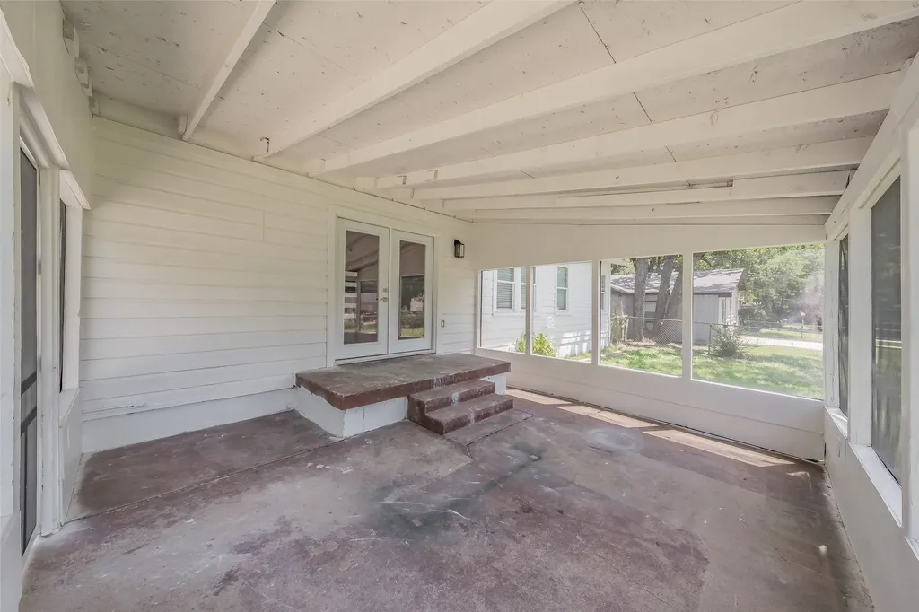 748 W Redbud Drive Hurst TX 76053