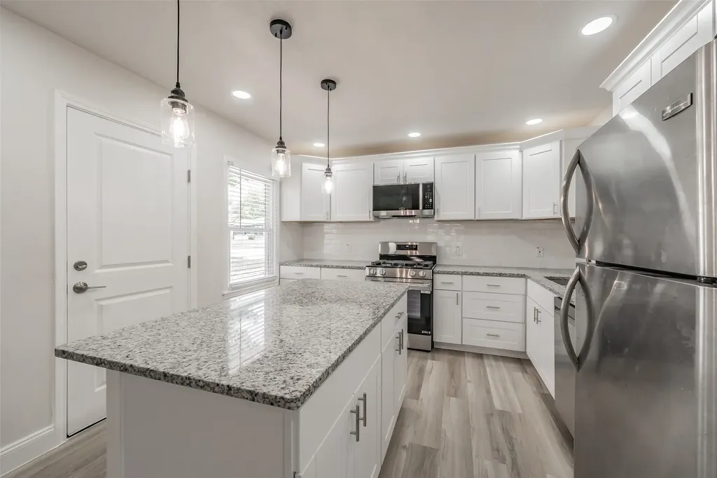 748 W Redbud Drive Hurst TX 76053