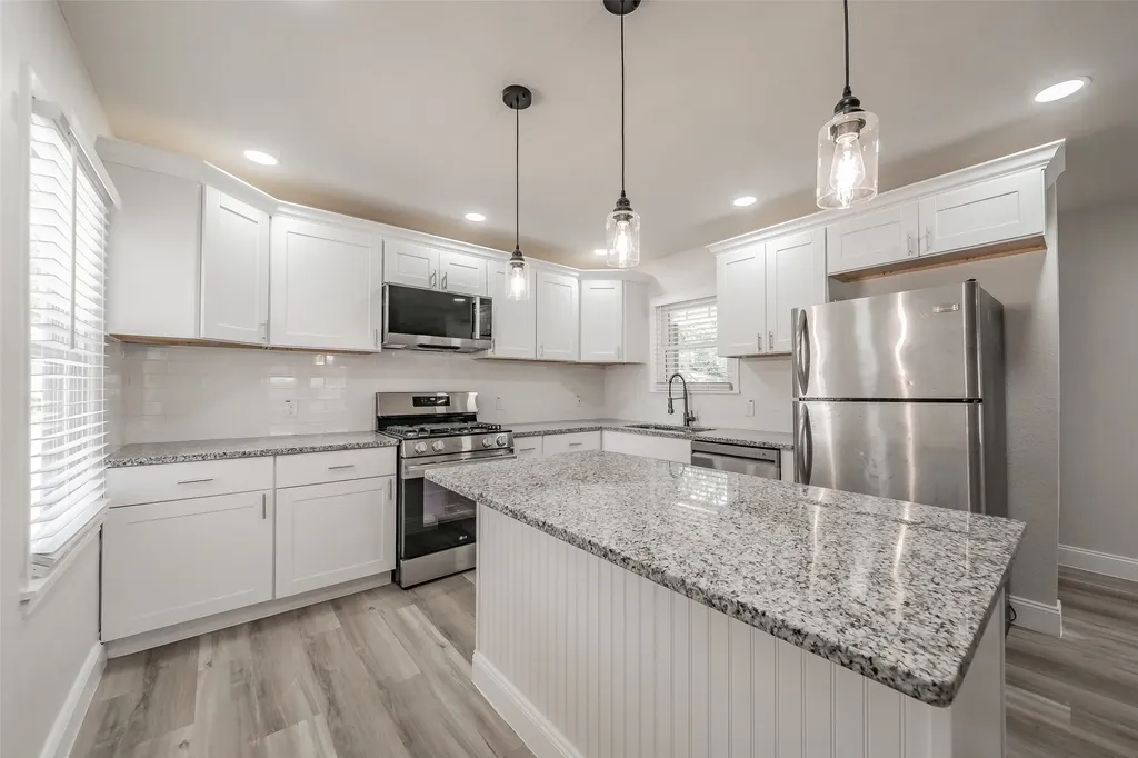 748 W Redbud Drive Hurst TX 76053