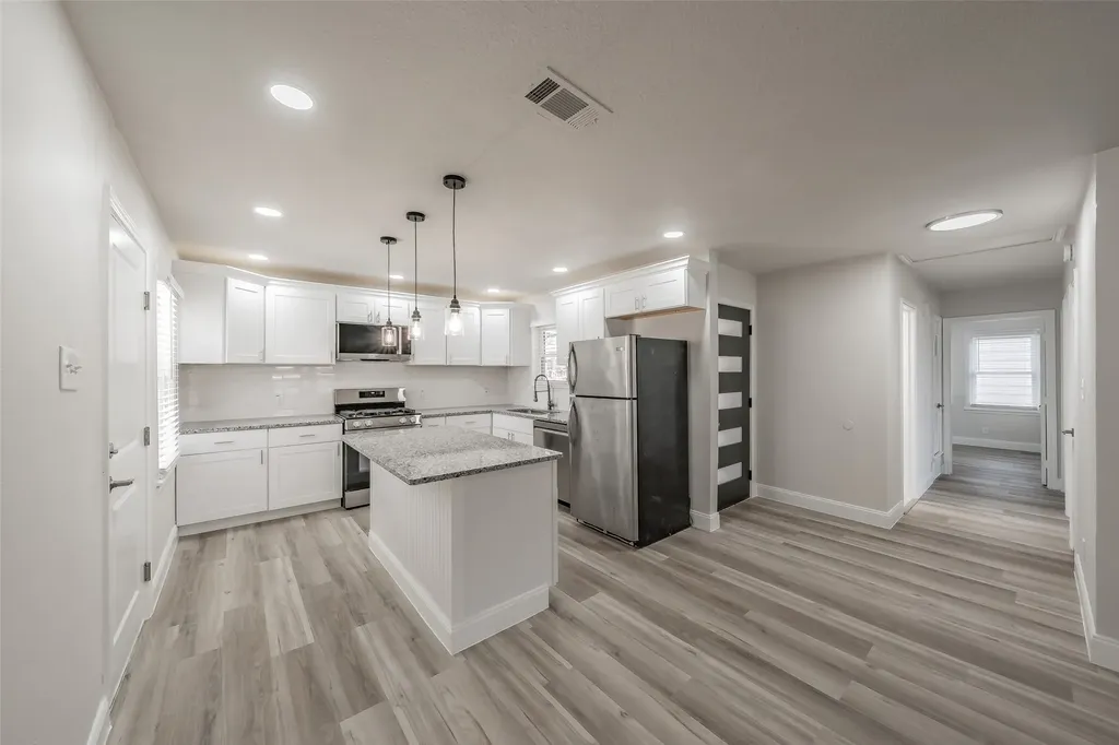 748 W Redbud Drive Hurst TX 76053