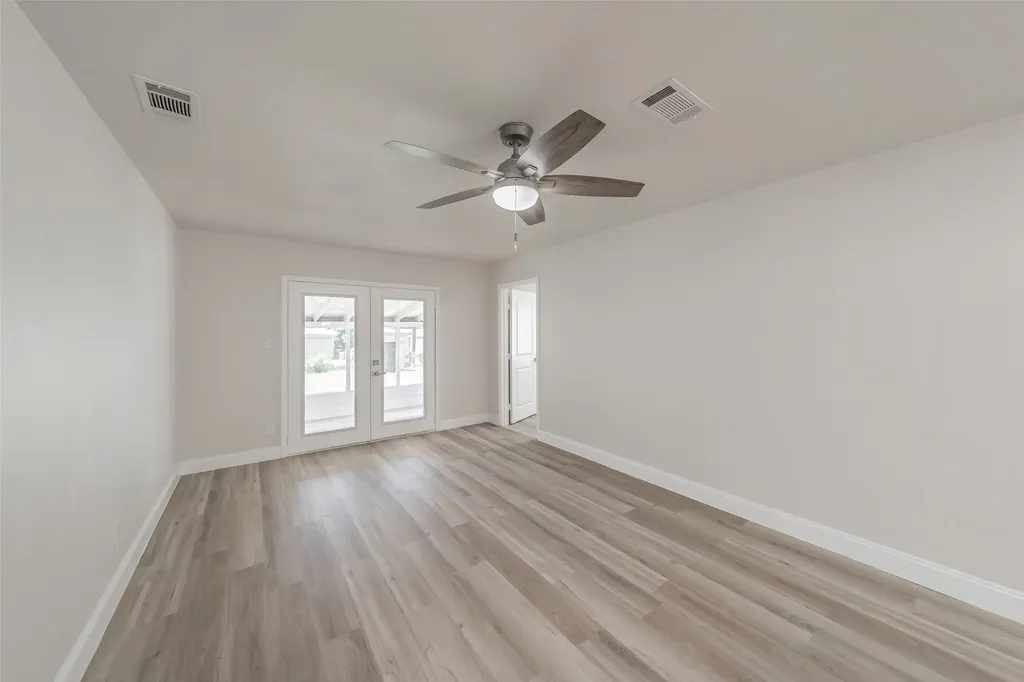748 W Redbud Drive Hurst TX 76053