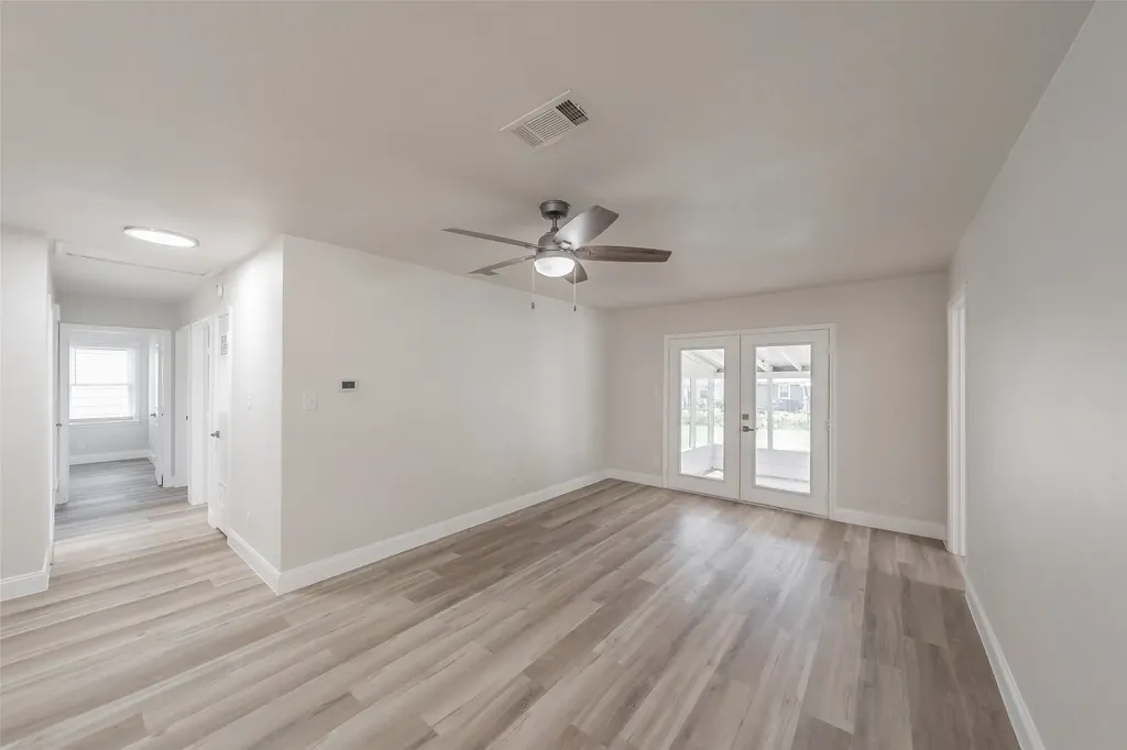 748 W Redbud Drive Hurst TX 76053
