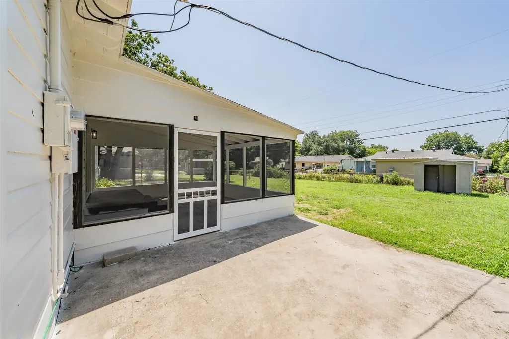 748 W Redbud Drive Hurst TX 76053