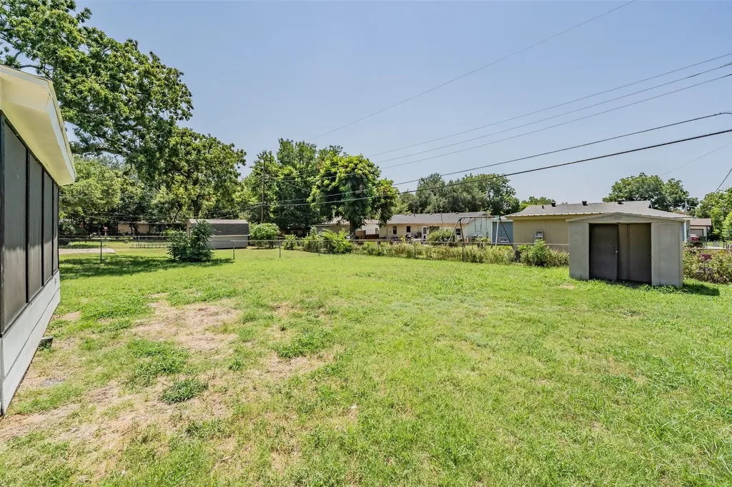 748 W Redbud Drive Hurst TX 76053