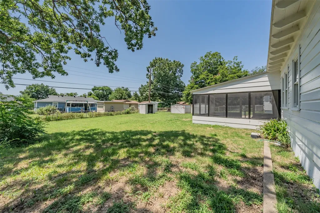 748 W Redbud Drive Hurst TX 76053