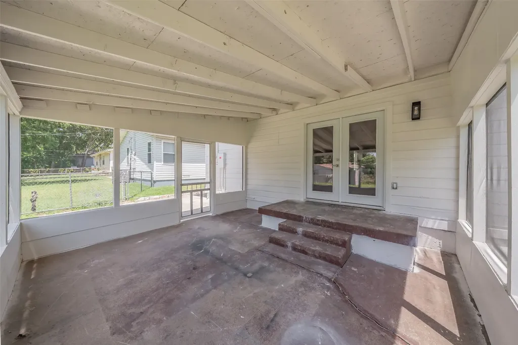 748 W Redbud Drive Hurst TX 76053