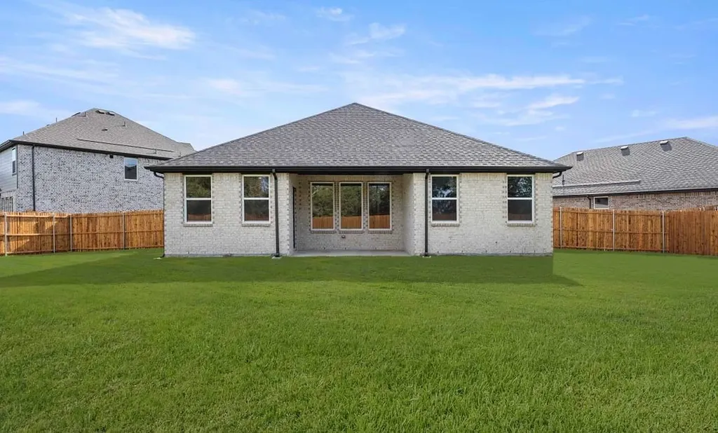 645 Tyronza Drive Justin TX 76247