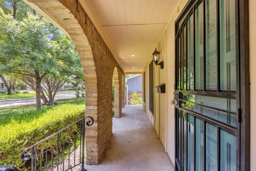 12209 Brookmeadow Lane Dallas TX 75218