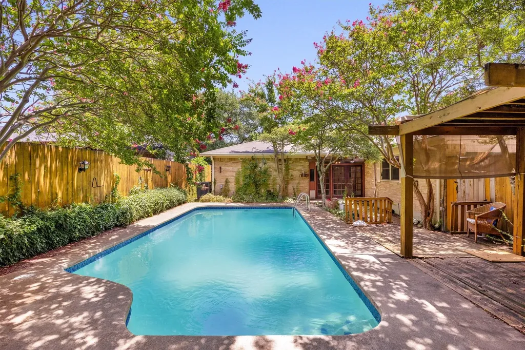 12209 Brookmeadow Lane Dallas TX 75218