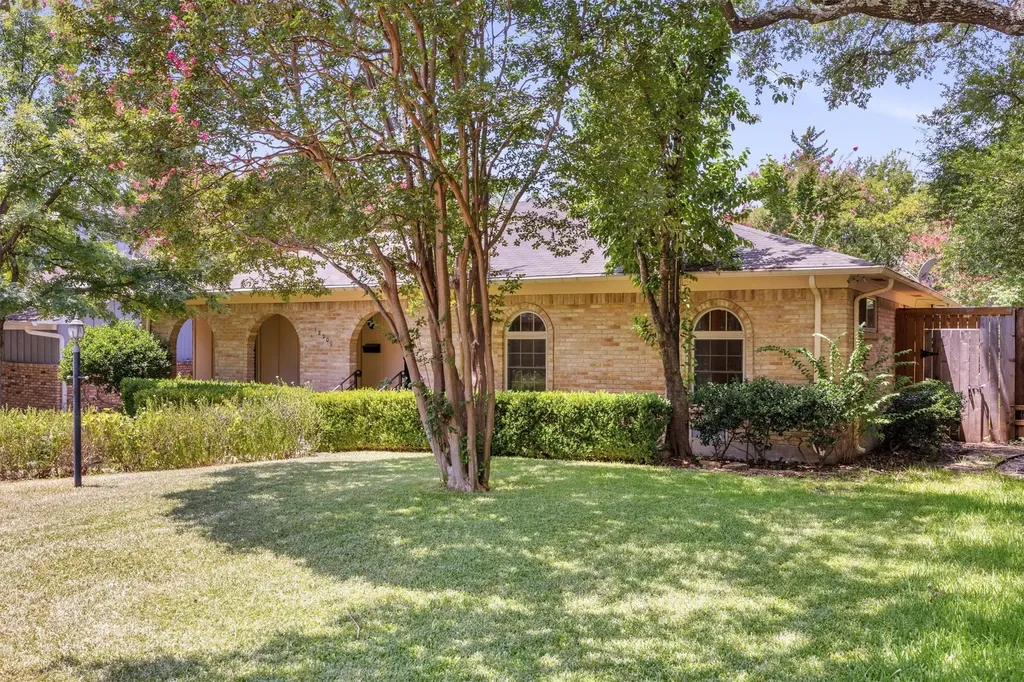 12209 Brookmeadow Lane Dallas TX 75218