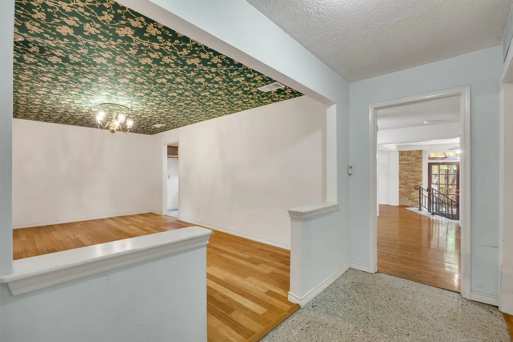 12209 Brookmeadow Lane Dallas TX 75218