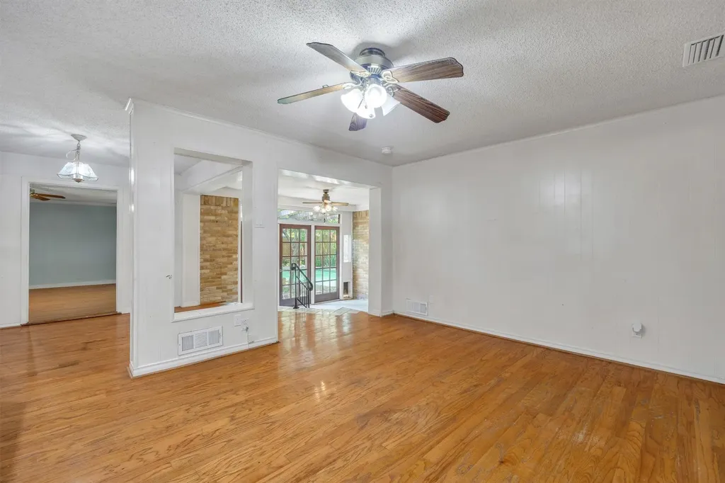 12209 Brookmeadow Lane Dallas TX 75218