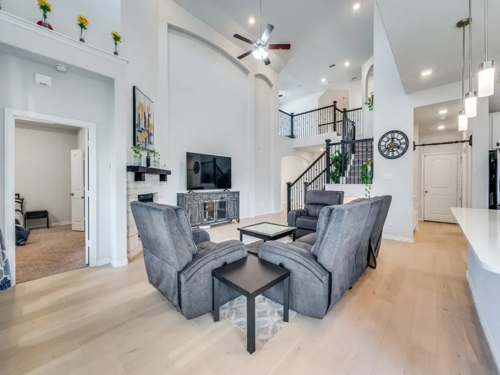 2094 Creekbluff Circle Lewisville TX 75010