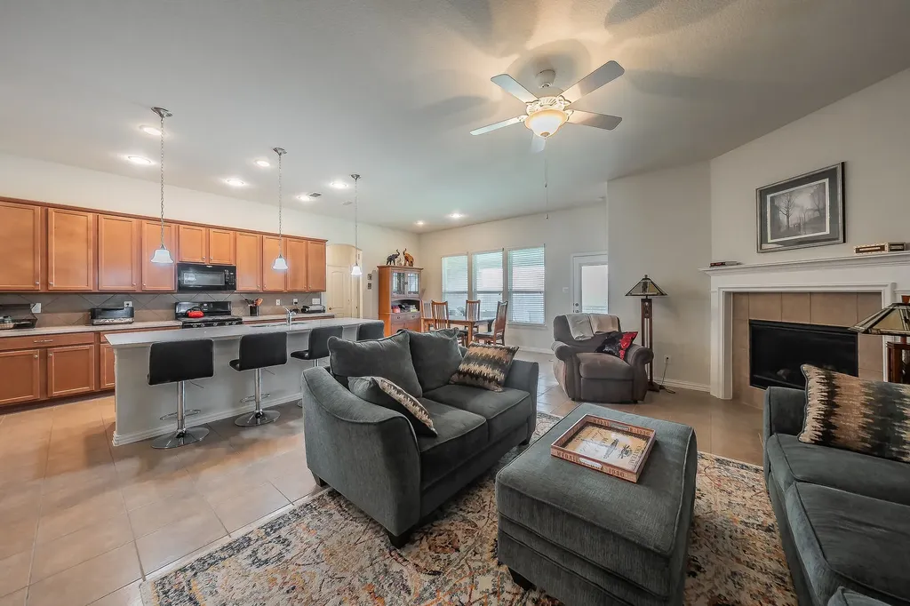 1908 Brahorn Lane Fort Worth TX 76131
