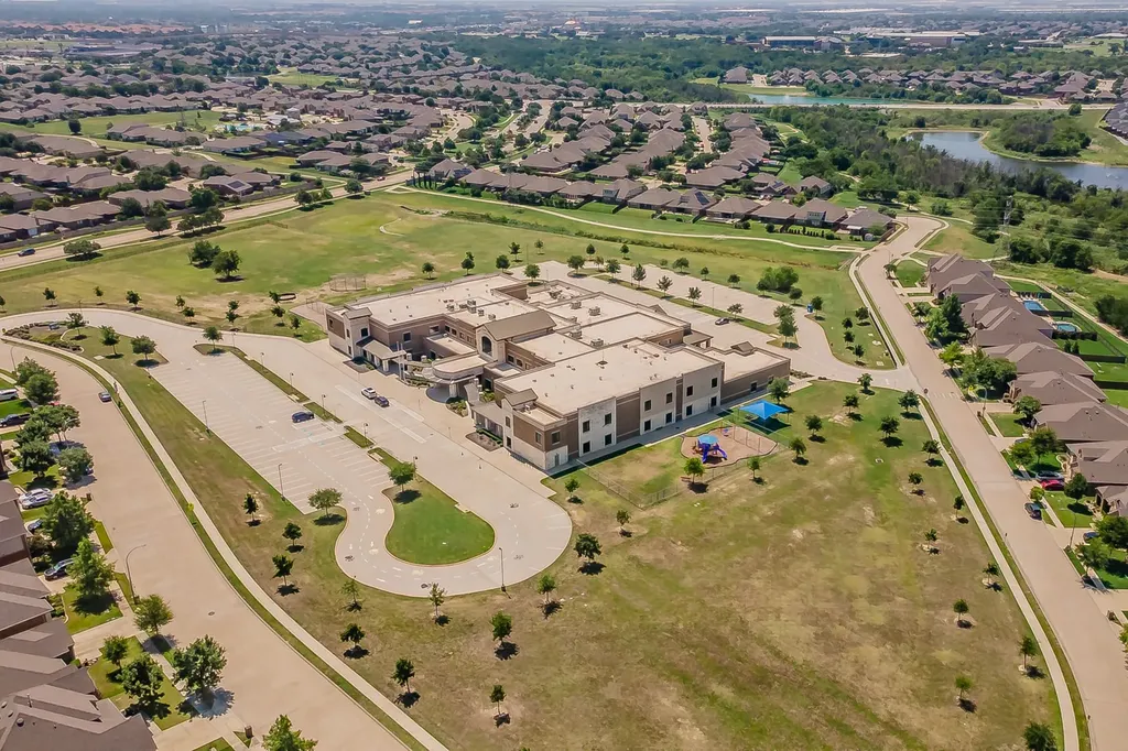 1908 Brahorn Lane Fort Worth TX 76131